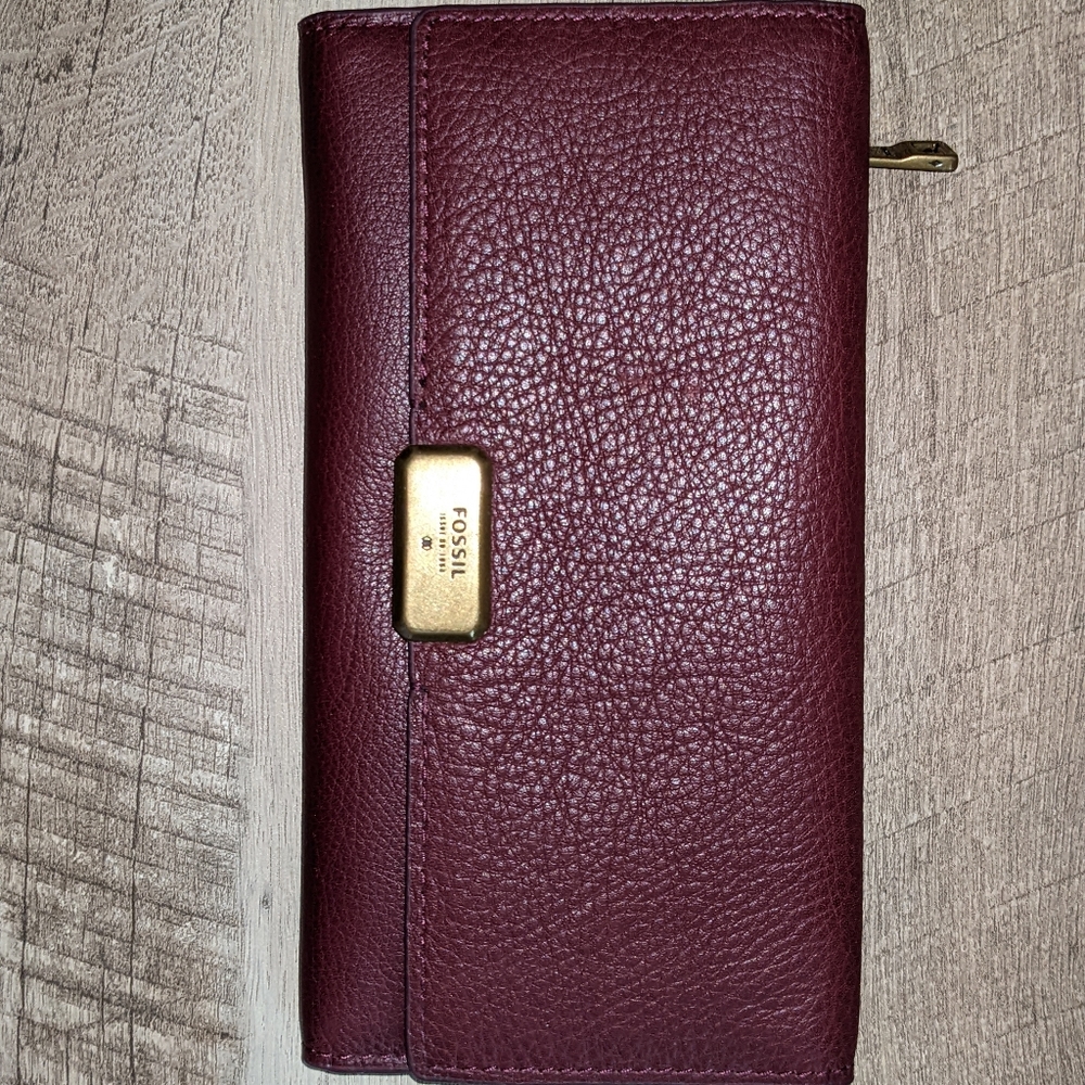Fossil Emerson Clutch Maroon NWT